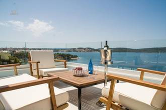 Thumbnail von Luxurious two-level penthouse with sea view