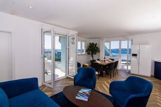 Thumbnail von Luxurious two-level penthouse with sea view