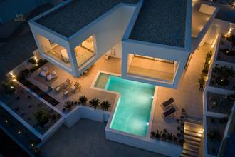 Thumbnail von Contemporary new-build villa, heated pool, wine cellar, and study