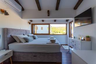 Thumbnail von Renovated stone building with pool, courtyard with pavilions, 70 meters to the water