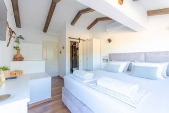 Thumbnail von Renovated stone building with pool, courtyard with pavilions, 70 meters to the water