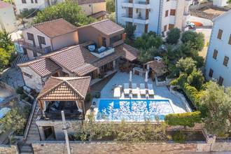 Thumbnail von Renovated stone building with pool, courtyard with pavilions, 70 meters to the water
