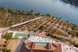 Thumbnail von Newly built villa directly on the water, 32,500 m² of land, heated swimming pool and spa