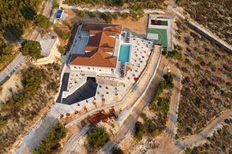 Thumbnail von Newly built villa directly on the water, 32,500 m² of land, heated swimming pool and spa