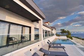 Thumbnail von Newly built villa directly on the water, 32,500 m² of land, heated swimming pool and spa