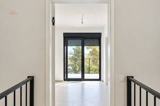 Thumbnail von Two-story new build apartment with 123 m² garden, balcony, and parking space.