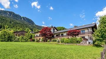 Thumbnail von Residence with potential in a central yet peaceful location - Ski Out