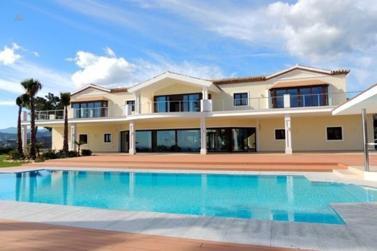 Luxus-Villa in Benahavis R2322392 