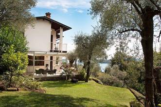 Große und komfortable Villa in ländlicher Idylle unweit vom Gardasee