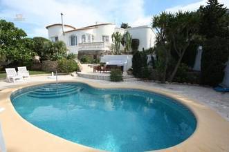 ***Sehr gepflegte Villa mit Pool und wunderschönem Meerblick***
