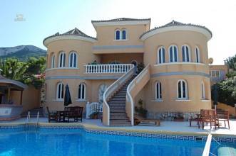 ***Neuwertige Villa mit Pool in Marquesa V***