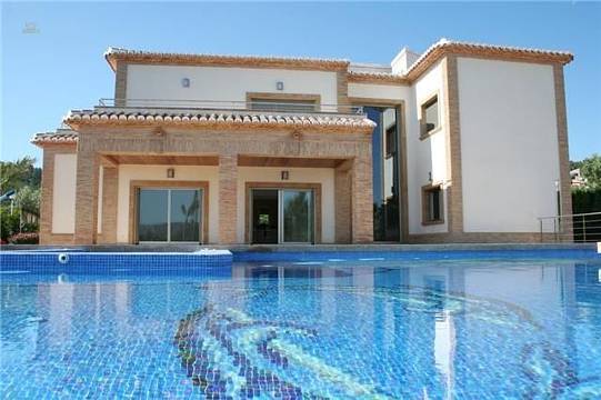 ***Neuwertige Luxusvilla mit Überlaufpool, Gästewohnung, Meersicht und Garage***