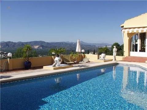 ***Sehr schönes Villenanwesen im Fincastil mit Gästewohnung und herrlicher Panoramasicht bei Denia***