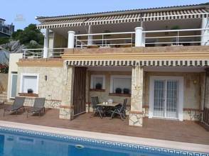 ***Villa mit Pool und atemberaubenden Panoramablick***
