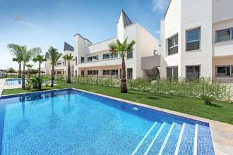 ***Moderne 4-Zimmer-Penthouse-Wohnungen mit Gemeinschaftspool nur 300 m vom Meer***