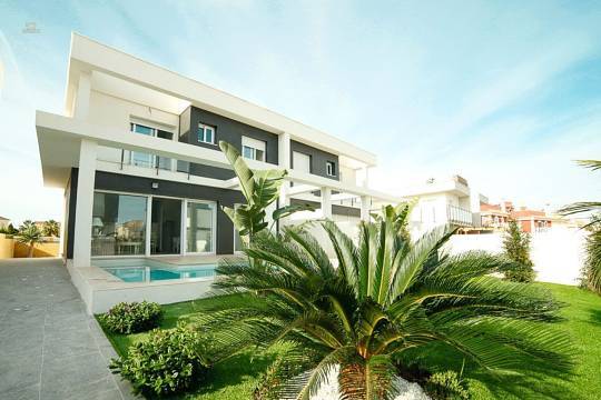 ***Moderne Neubau-Doppelhaushälften mit Privatpool***