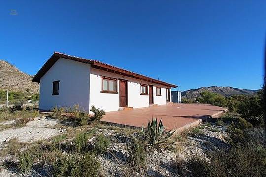***Villa angrenzend an ein Naturschutzgebiet, traumhaftem Panoramablick auf Küste und Berge***