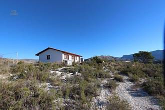 Thumbnail von ***Villa angrenzend an ein Naturschutzgebiet, traumhaftem Panoramablick auf Küste und Berge***