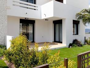 ***Moderne Erdgeschoss-Appartements mit Gemeinschaftspool in sehr schöner Golfanlage***