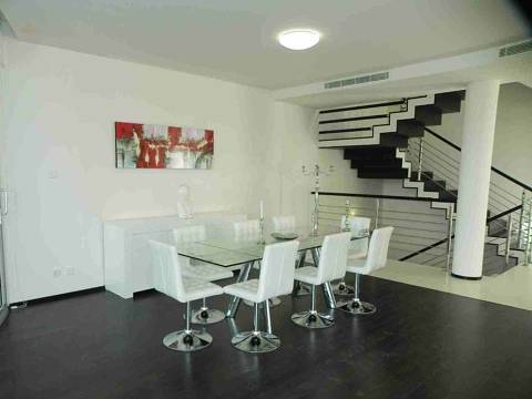 Luxus-Villa in Sierra Blanca R2662976