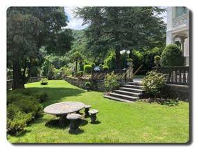 Thumbnail von repräsentative Villa mit stimmungsvollem Garten