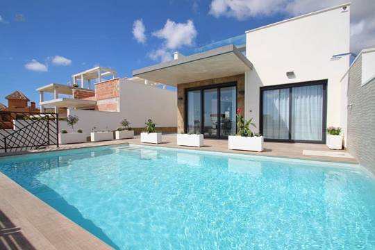 ***Luxusvillen mit 2-3 Schlafzimmern und optionalem Privatpool nur 500 m vom Strand***