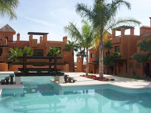 ***3-Zimmer-Reihenhäuser mit Keller, Dachterrasse und Gemeinschaftspool***