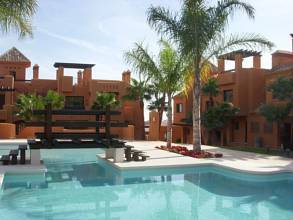 ***3-Zimmer-Reihenhäuser mit Keller, Dachterrasse und Gemeinschaftspool***