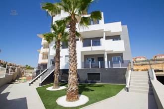 ***3-Zimmer-Penthouse-Wohnungen mit Gemeinschaftspool inmitten dreier Golfplätze***