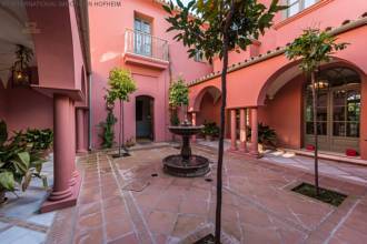 Thumbnail von ***VILLA IM KLASSISCHEN STIL IN DER HACIENDA LAS CHAPAS IN MARBELLA***