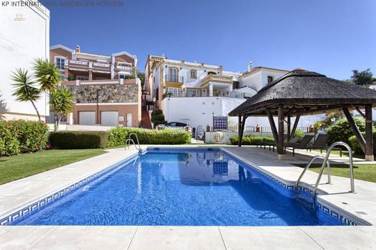 ***CHARMANTES STADTHAUS IN MONTE MAYOR IN BENAHAVIS IN RUHIGER GOLFLAGE***
