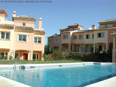 ***MÖBLIERTES TOWNHAUS IN ELVIRIA IN MARBELLA MIT PANORAMASICHT***