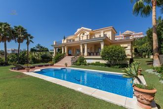 Luxus-Villa in Los Flamongos R2763950 