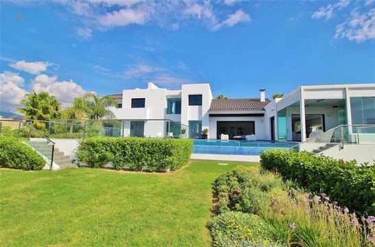 Luxus-Villa in Benahavis R2526962 