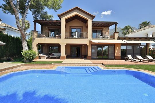 Luxus-Villa in Marbella R2647892 