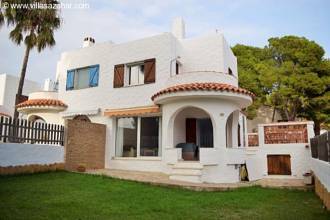 ***Residenz Ibiza: Modernisierte Doppelhaushälfte mit Garage am Meer***
