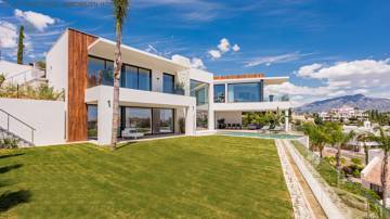 Thumbnail von ***MODERNE LUXUS VILLA IN LA ALQUERIA IN BENAHAVIS***
