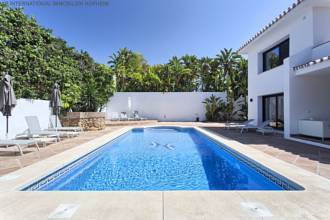 Thumbnail von ***LUXUSVILLA AM STRAND IN LOS MONTEROS PLAYA IN MARBELLA***