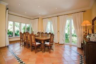 Thumbnail von Luxus-Villa in El Paraiso R2769524