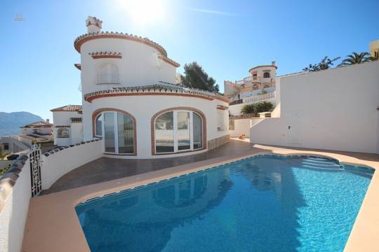 ***Bei Denia - Makellose Villa mit herrlichem Meerblick, beheizbarem Pool, Klimaanlage, Wintergarten, Hobbyraum etc.***