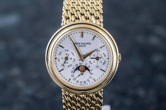 Thumbnail von Patek Philippe Perpetual Calendar Reference 3945J | 18k Yellowgold | 3940 with Gold Bracelet