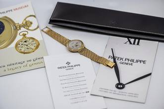 Thumbnail von Patek Philippe Perpetual Calendar Reference 3945J | 18k Yellowgold | 3940 with Gold Bracelet