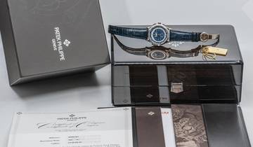 Thumbnail von Patek Philippe World Time CHRONOGRAPH | 5930G-001 | Full Set 2018 | Whitegold
