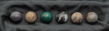 Thumbnail von Hooke & Huygens Gems & Sculptures Manufakturkaliber 8 Federhäuser Weissgold Saphir