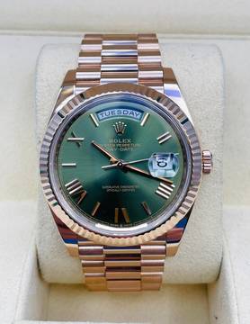  Rolex Day-Date 40 GREEN-OLIVE DIAL MINT CONDITION 2022 FULL SET with BOX&PAPERS 