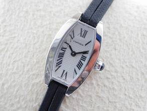 Thumbnail von Cartier Tonneau 18 Karat Weißgold Tonneau Damenuhr mit neuem original band und original Weißgold Schließe </h1>