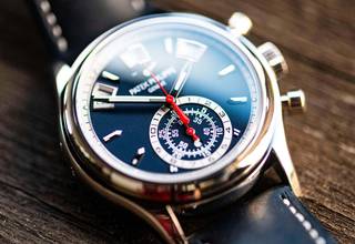 Thumbnail von Patek Philippe Annual Calendar Chronograph Annual Calendar | 5960G | Full Set 2022 | blue dial | White gold