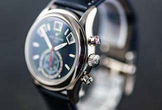 Thumbnail von Patek Philippe Annual Calendar Chronograph Annual Calendar | 5960G | Full Set 2022 | blue dial | White gold
