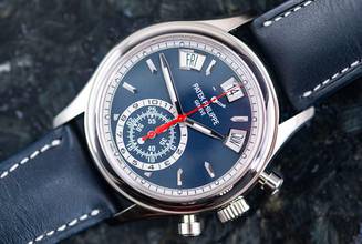 Thumbnail von Patek Philippe Annual Calendar Chronograph Annual Calendar | 5960G | Full Set 2022 | blue dial | White gold