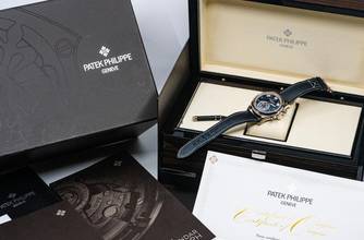 Thumbnail von Patek Philippe Annual Calendar Chronograph Annual Calendar | 5960G | Full Set 2022 | blue dial | White gold
